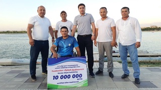 Призеру континентального первенства вручили подарок хокима области