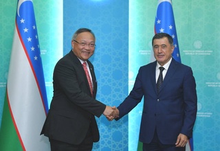 Владимир Норов сафири Сингапурро ба ҳузур пазируфт