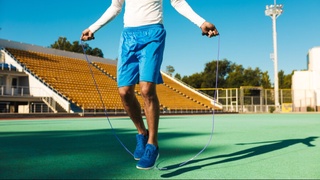 Нигериялик фуқаро сакрагичда 30 сония ичида 153 та сакрашни амалга ошириб, рекорд ўрнатди