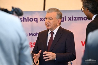 Президент ба корхонаи бузурги кимиёвии Қўқанд ташриф овард