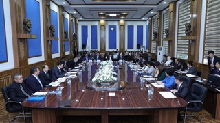 Адамгершілігі бар  білімді қоғам негіздерін жетілдіру өзекті мәселе