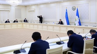 Шавкат Мирзиёев: "Мактабларда ҳанузгача 200 дан ортиқ ҳисобот мавжуд"