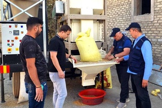 ФАО передала сельчанам Камашинского района мобильный завод по очистке семян