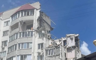 В Саратове взрыв обрушил часть дома: есть жертвы