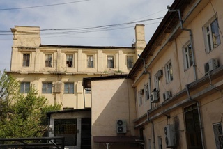 Вазир Ўзбекистон давлат ёшлар театридаги муаммоларни ўрганди