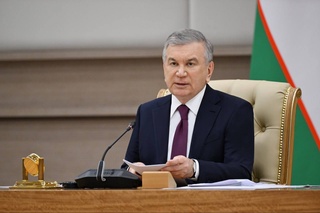 Measures to develop the service sector discussed