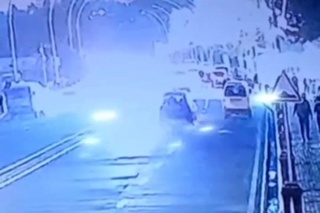 Маст ҳайдовчи хизмат вазифасини ўтаётган ходимни ҳамда бошқа ҳайдовчини уриб юборди