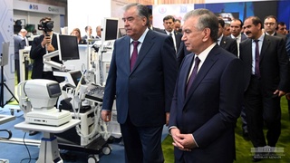 Uzbekistan, Tajikistan Presidents visit Khiva Carpet Factory