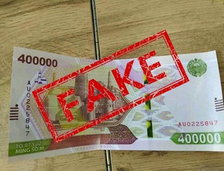 Бонки марказии Ўзбекистон баровардани пулро бо арзиши номиналии 400 ҳазор сӯм рад кард