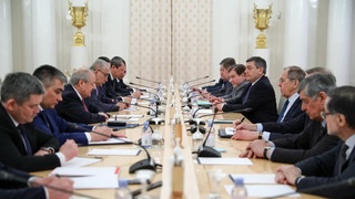 Абдулазиз Комилов Россия Федерацияси Ташқи ишлар вазири Сергей Лавров билан учрашди 