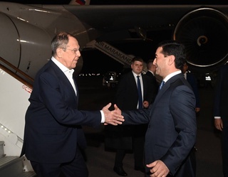 Rossiya tashqi ishlar vaziri Samarqandga keldi