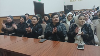 Театр томошасидан таъсирланган тиббиётчилар