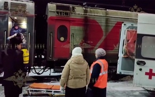 Новосибирск вилоятида эркак поезд йўловчиларига пичоқ билан ҳужум қилди