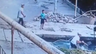 Икки ёшли гўдакнинг ҳаётини сақлаб қолган фуқарога миннатдорчилик билдирилди