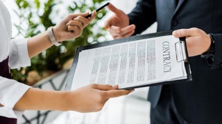 Энди автомототранспорт сотиб олиш учун тузилган шартномаларни бошқа шахсларга сотишнинг иложи бўлмайди