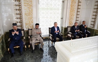 Почтена память Первого Президента