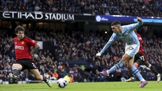 Фил Фоден дублем на Etihad Stadium затмил породистый гол Рэшфорда