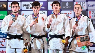 Мунтахаби Ӯзбекистон дар чемпионати ҷаҳон оид ба дзюдо миёни наврасон медали аввалро ба даст овард