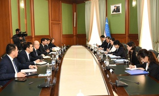 Вазири корҳои хориҷии Ӯзбекистон бо муовини парлумонии вазири корҳои хориҷии Ҷопон мулоқот кард