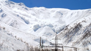 Tojikistonda uch kishi qor ko'chkisi ostida qolib ketdi