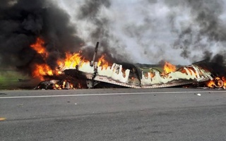 Мексикада юк машинаси микроавтобус билан тўқнашиб кетди: 26 киши ҳалок бўлди