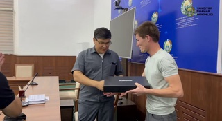 Янгиерда 21 ёшли йигит чўкиб кетаётган она ва болани қутқариб қолди