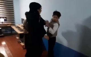 Ўқувчиларни калтаклаган мактаб директори ишдан олинди