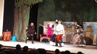 Премьера в Намангане: «Кот в сапогах» на сцене драмтеатра