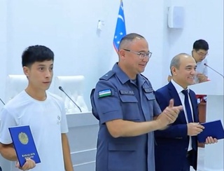 Фарғонада битирувчи талабаларга диплом топшириш маросими бўлиб ўтди