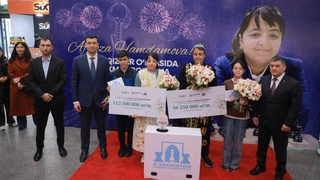 Икки карра жаҳон чемпиони Афруза Ҳамдамова тантанали кутиб олинди