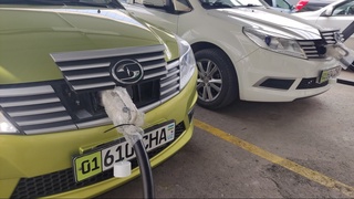 Энергетика вазирлиги биносида электромобилларни тезкор зарядлаш станцияси ўрнатилди