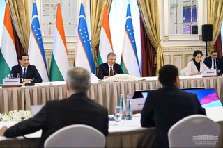 Бо доираҳои корчаллонии Венгрия мулоқот барпо гардид