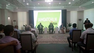 В Навои прошло общественное слушание реализации Государственных программ