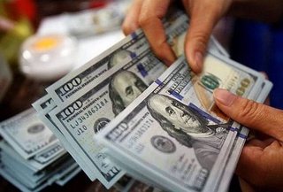 Дар Ӯзбекистон лимити интиқоли асъори нақди хориҷӣ афзоиш ёфт