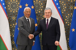 Өзбекстан Президенти Европа Кеңеси Президенти менен рәсмий емес ушырасыў өткерди