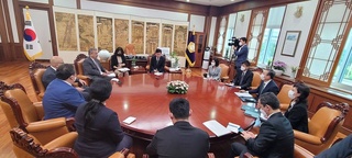 Делегация Узбекистана провела переговоры в Национальной Ассамблее Южной Кореи