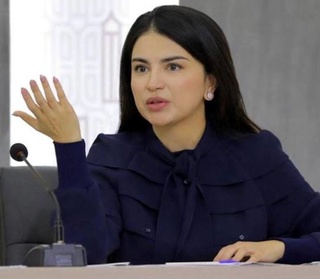 Saida Mirziyoyeva: oʻqituvchilarning zimmasiga keraksiz va noqonuniy vazifalar yuklashni bas qilishlarini soʻrab qolaman