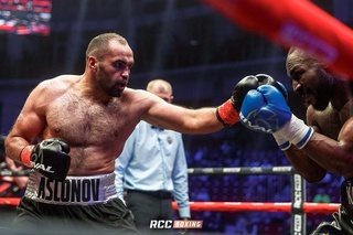 Одилжон Аслонов 11 ноябрь куни Екатеринбургда рингга кўтарилади