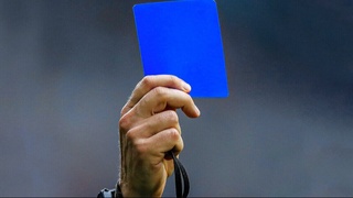 Футболда кўк карточкалар пайдо бўлиши мумкин