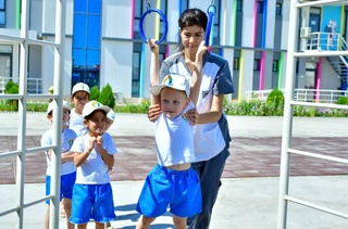 22 ребенка, прошедших реабилитацию в многопрофильной специализированной дошкольной образовательной организации «Умид» в Зарафшане, вернулись к здоровой жизни