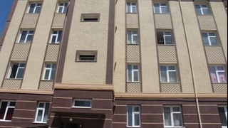 “Оналарга эҳтиром” байрамида бағдодлик ака-укалар оналарига янги хонадон совға қилишди