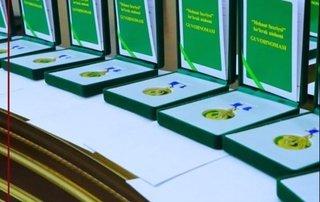 Бир гуруҳ нуронийлар “Меҳнат фахрийси” кўкрак нишони билан тақдирланди