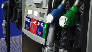 АИ-80 маркали бензин АИ-91 деб сотилаётгани аниқланди. Етказилган зарар миқдори 489 млн сўм