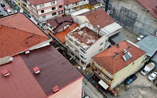 Мурат Курум: В Стамбуле после землетрясения повреждены более тысячи зданий