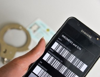 Raqamli texnologiyalar vaziriga IMEI-kodlarni roʻyxatdan oʻtkazishdagi muammolar yuzasidan senator soʻrovi yuborildi