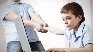 JSST: Dunyoda har oʻninchi oʻsmir ijtimoiy tarmoqlar va kompyuter oʻyinlariga qaram