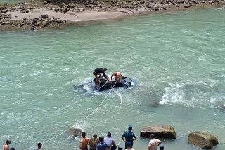 In Surkhandarya, a car fell into the river together with the driver and passenger - there is a deceased