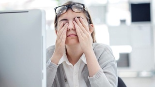 Kompyuter qarshisida uzoq vaqt ishlovchilar koʻz kasalliklaridan qanday himoyalanishi kerak?