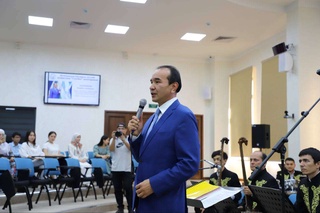 Ҳаётга чанқоқлик санъатсевар ёшларнинг юз-кўзларида намоён бўлди