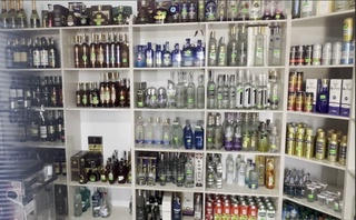 Истеъмолга яроқсиз тамаки ва алкоголь маҳсулотларини сотаётган шахслар ушланди